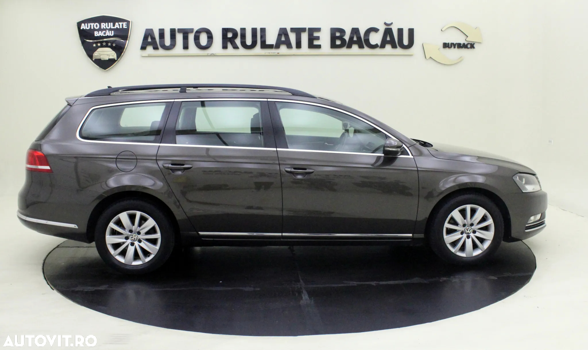 Volkswagen Passat Variant 1.6 TDI BlueMotion Technology DSG Comfortline - 4