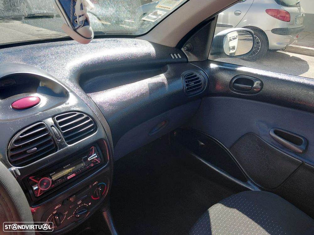 Peugeot 206 1.1 Color Line - 6