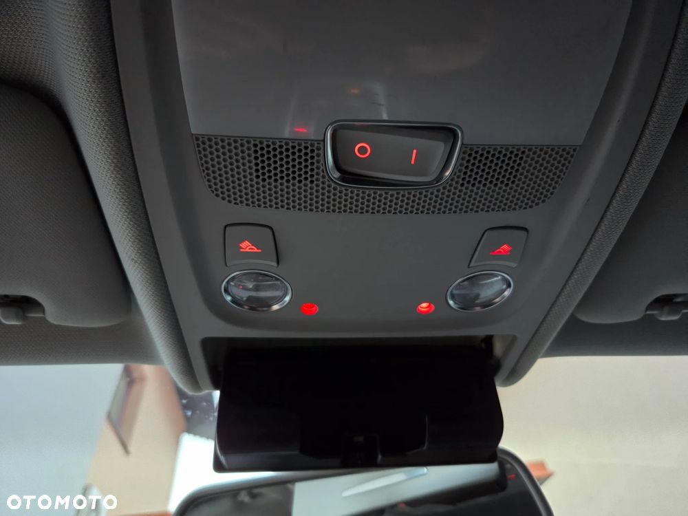 Audi A4 Avant 2.0 TDI DPF quattro S line Sportpaket - 31