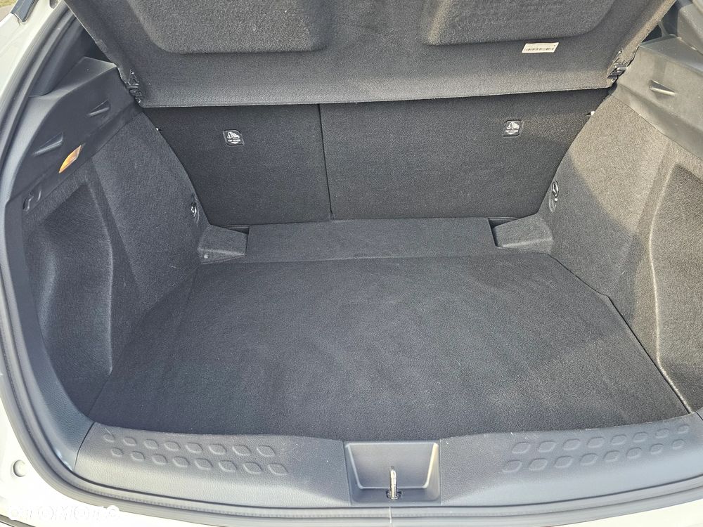 Toyota C-HR 1.2 T GPF Premium - 10