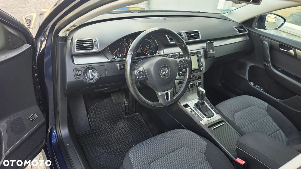 Volkswagen Passat 2.0 Blue TDI DSG SCR Comfortline - 13