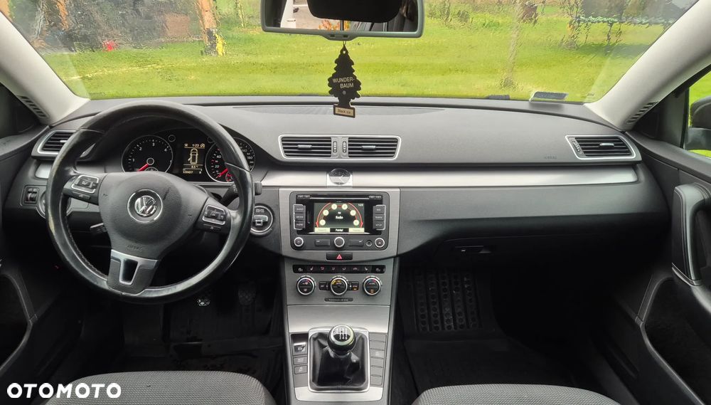 Volkswagen Passat - 19