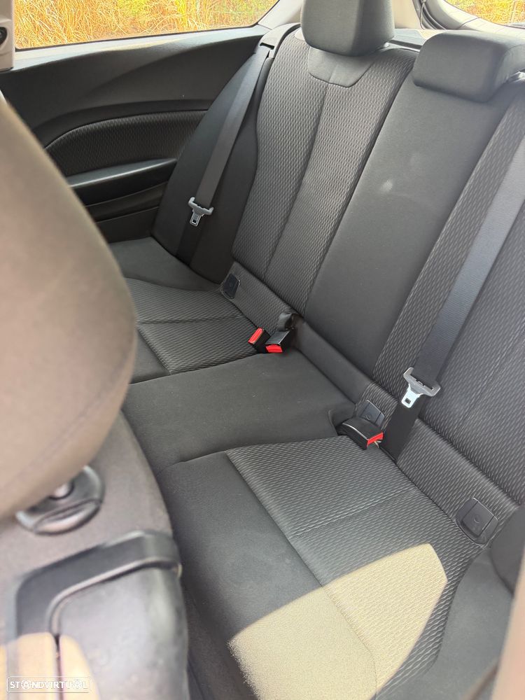 BMW 116 d EfficientDynamics - 12