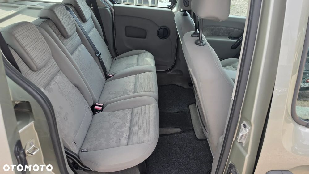Renault Kangoo 1.6 16V Privilege - 36
