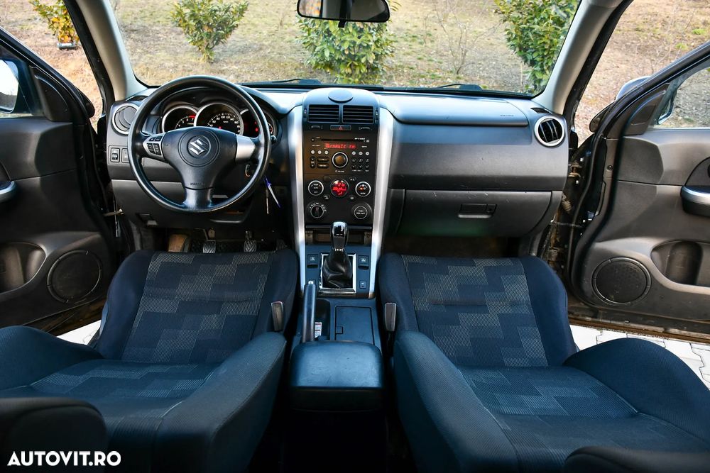 Suzuki Grand Vitara 2.4 Comfort - 6