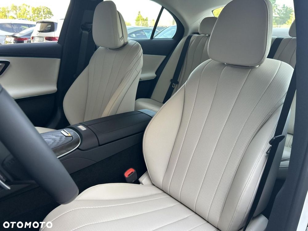 Mercedes-Benz Klasa E - 9