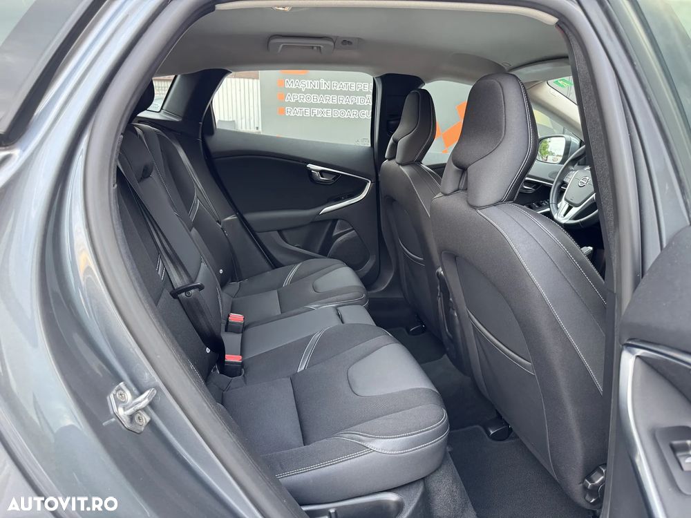 Volvo V40 D2 Momentum - 11