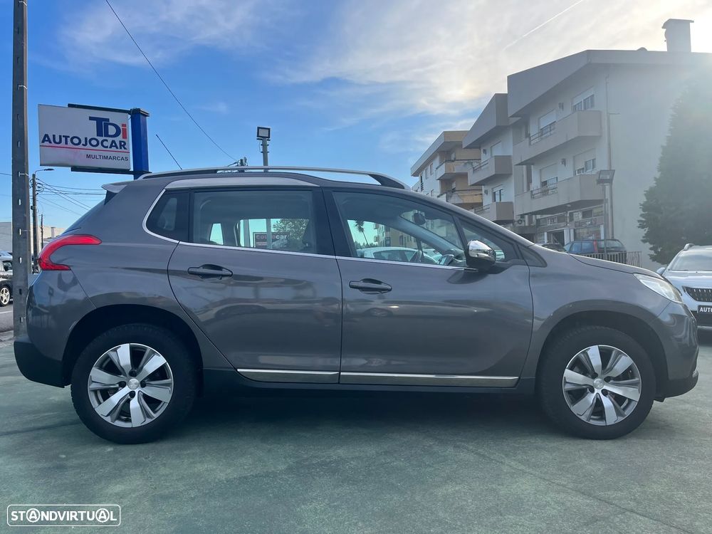 Peugeot 2008 1.2 PureTech Allure EAT6 - 8