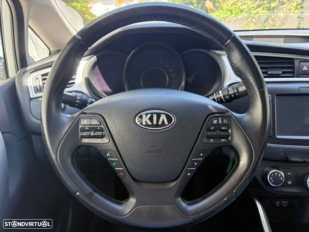 Kia Ceed SW 1.6 CRDi Nav Line - 38