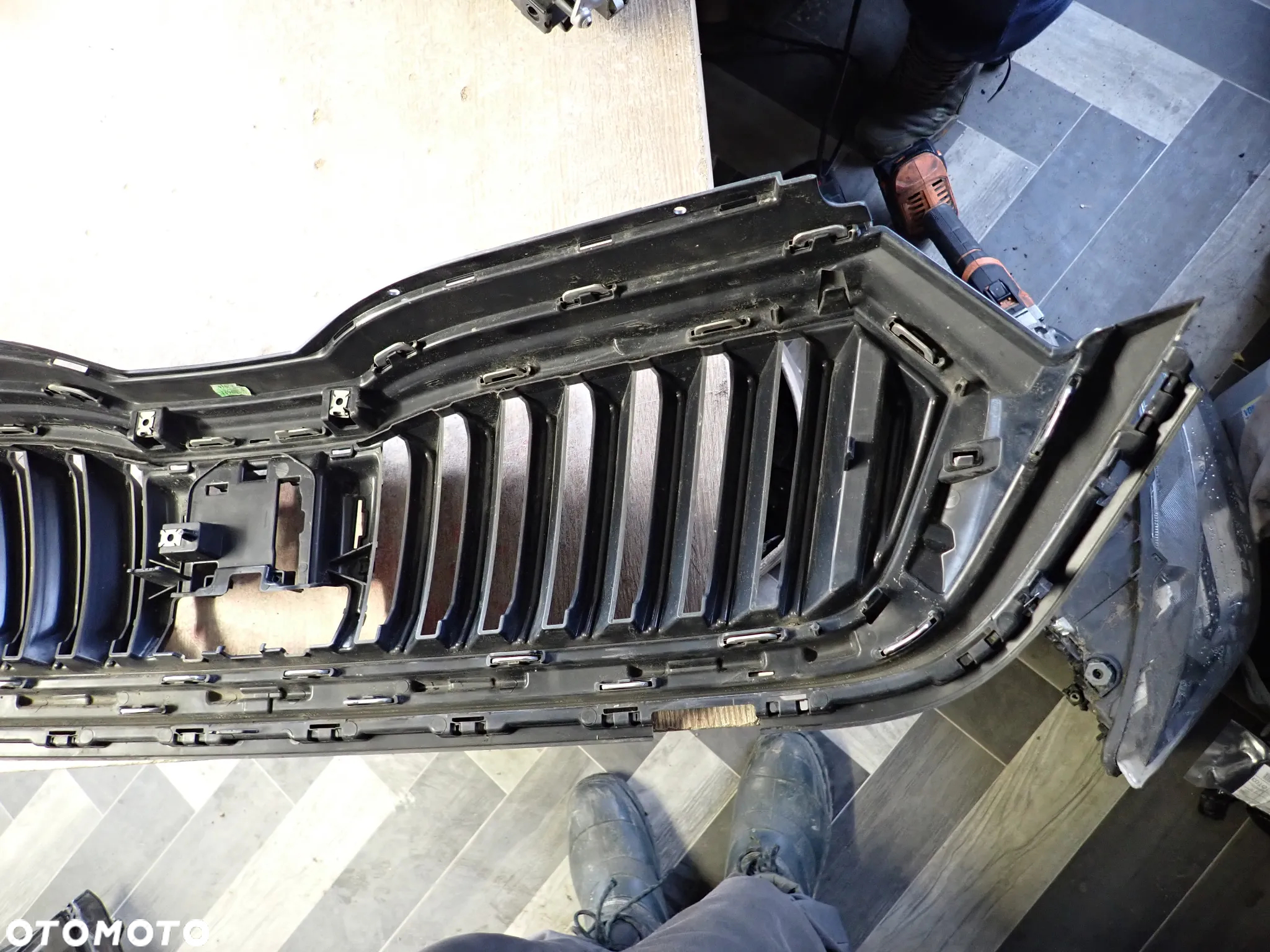 SKODA OCTAVIA IV GRILL ATRAPA - 5
