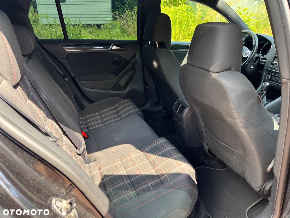Volkswagen Golf VI 2.0 TSI GTI - 14