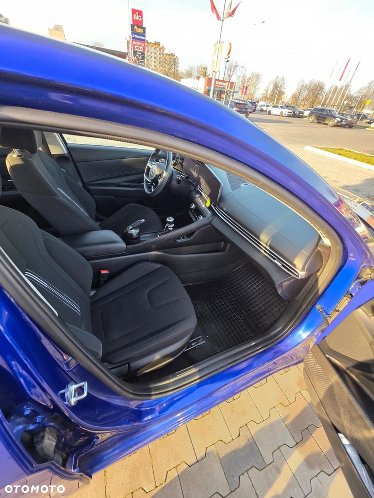 Hyundai Elantra 1.6 Executive - 6