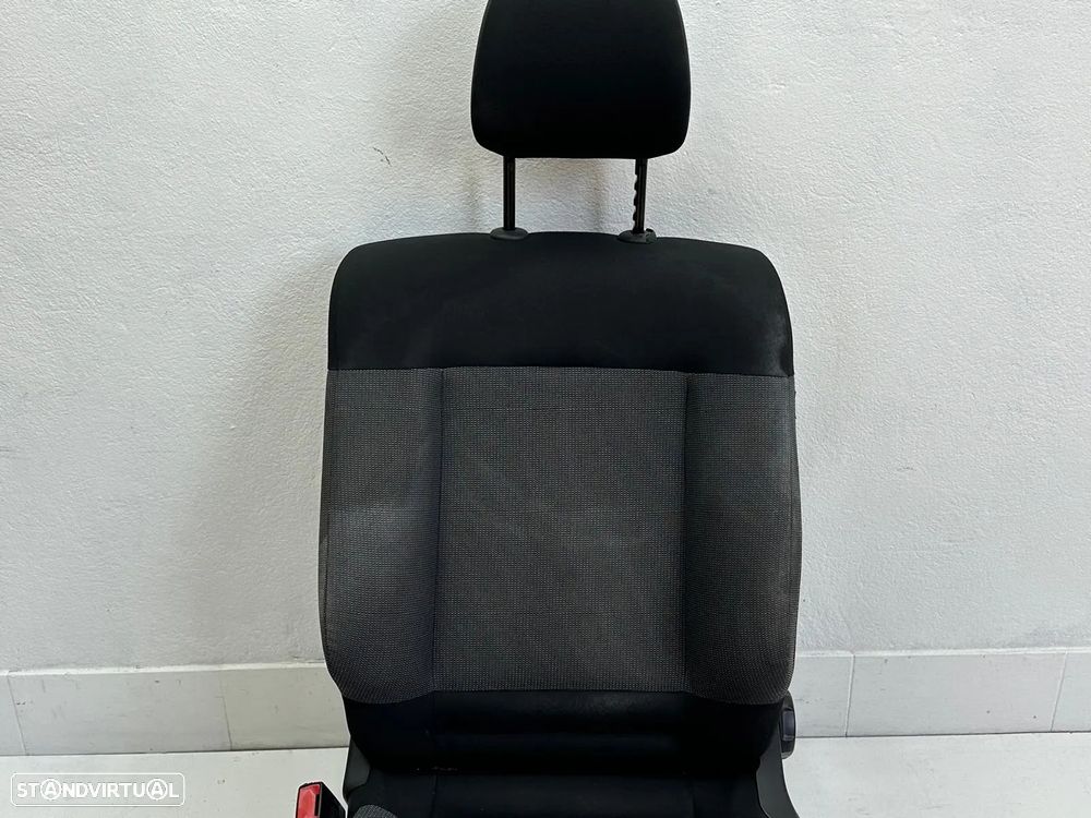 Conjunto Bancos - Citroen C4 Cactus (2014) - 5