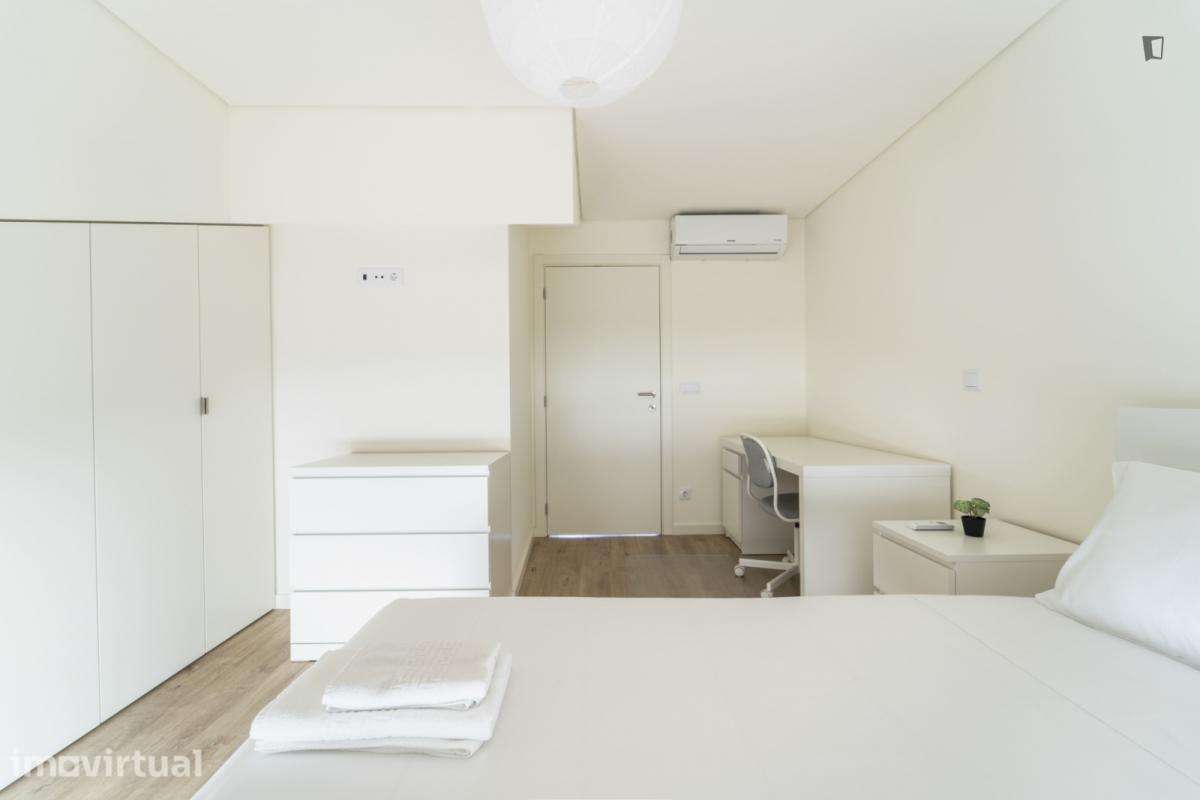 Quarto - localizado em Sé de Braga e São Lázaro Braga - Grande imagem: 2/25