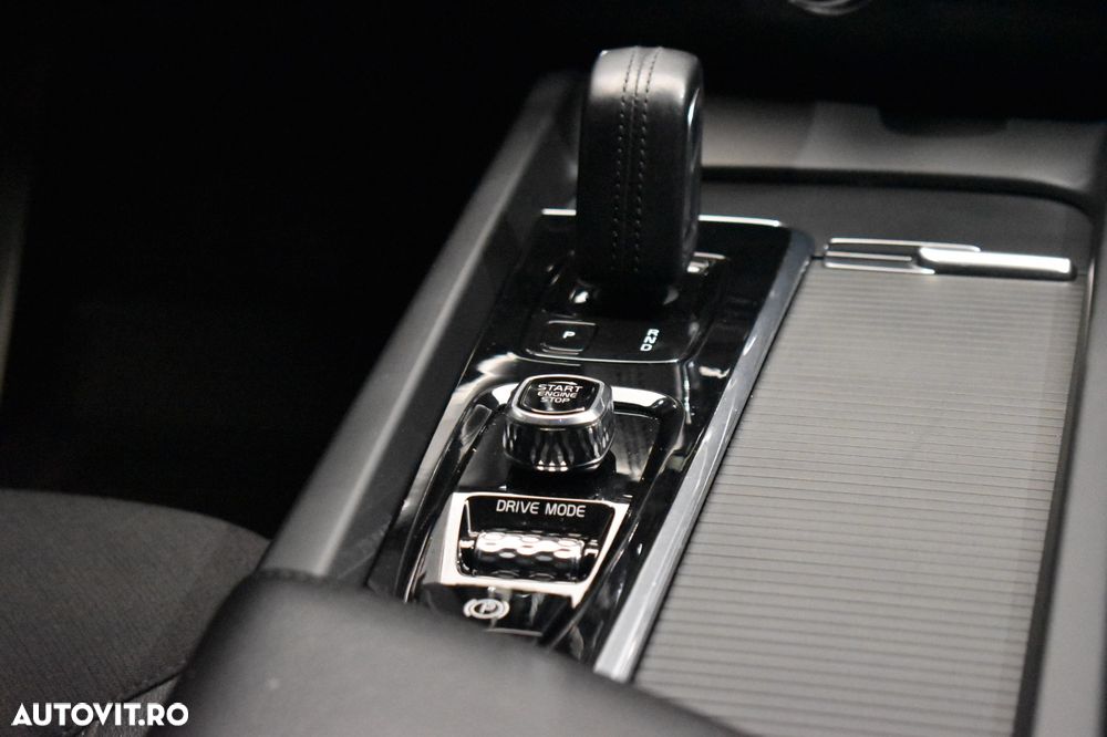 Volvo XC 60 B4 D Geartronic Momentum Pro - 25