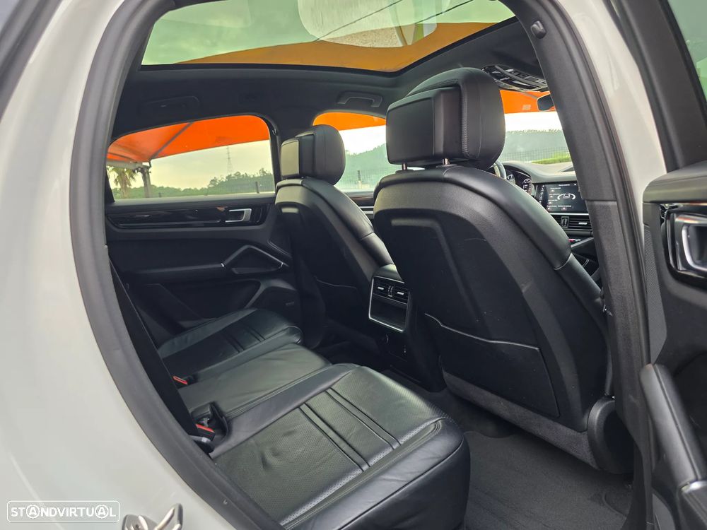 Porsche Cayenne Coupé E-Hybrid Tiptronic S Platinum Edition - 34