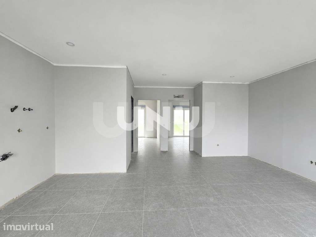 Apartamento T2+2 Implex - Excelente Localização - Grande imagem: 2/18