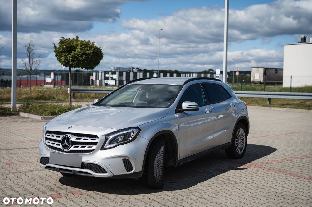 Mercedes-Benz GLA 200 7G-DCT - 7