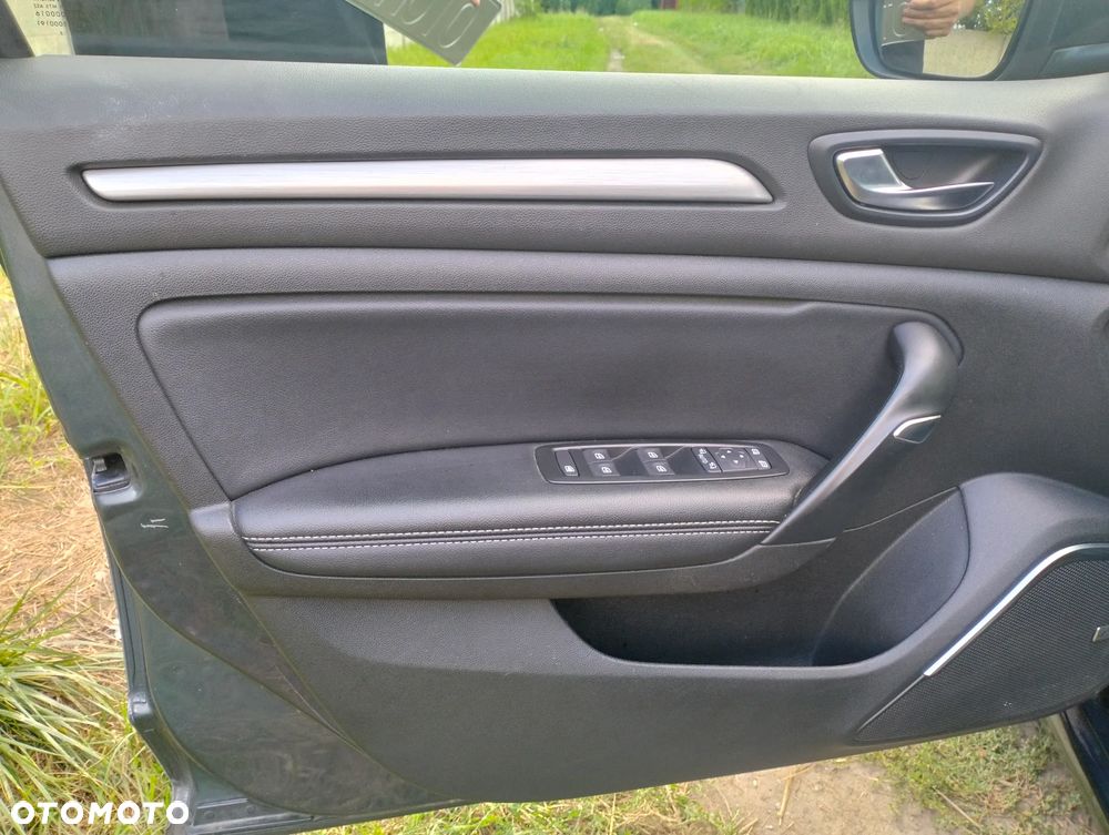 Renault Megane ENERGY TCe 130 BOSE EDITION - 11