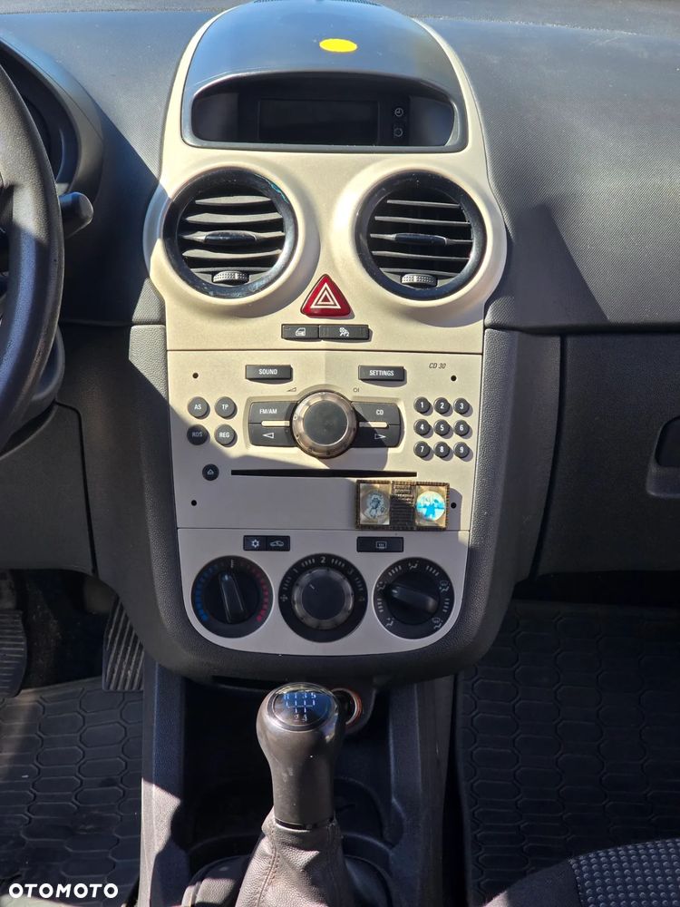 Opel Corsa 1.2 16V Cosmo - 10