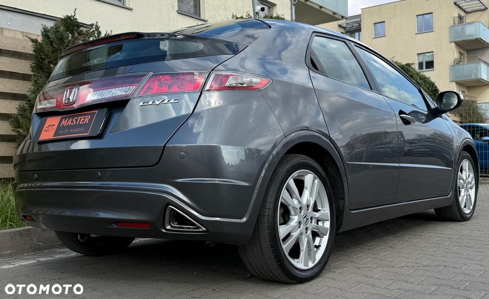 Honda Civic 1.8i-VTEC Automatik Executive - 3