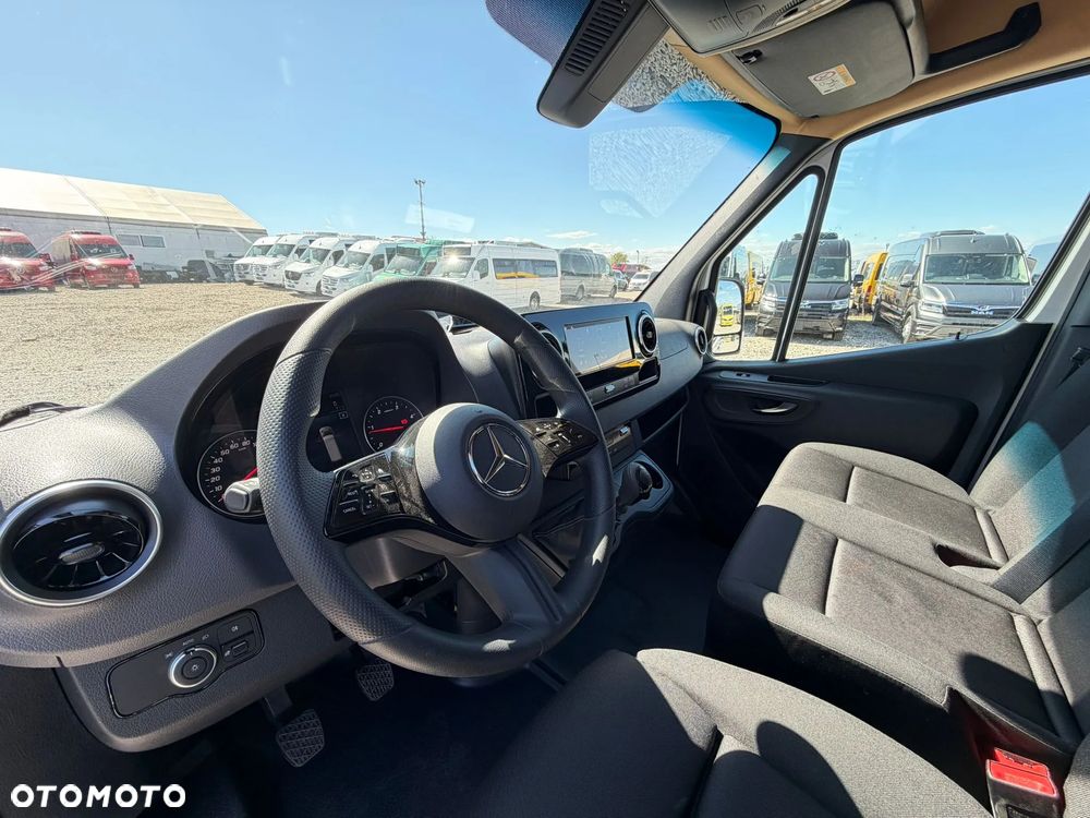 Mercedes-Benz Sprinter 317 - 17