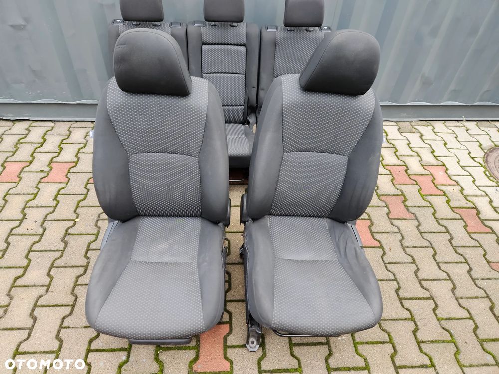 toyota verso fotele siedzenia boczki 2009 - 3