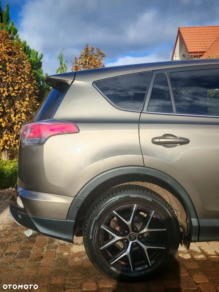 Toyota RAV4 - 9