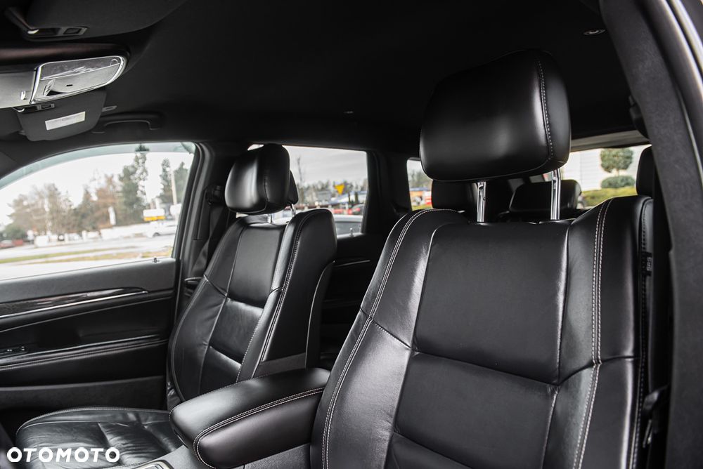 Jeep Grand Cherokee - 21