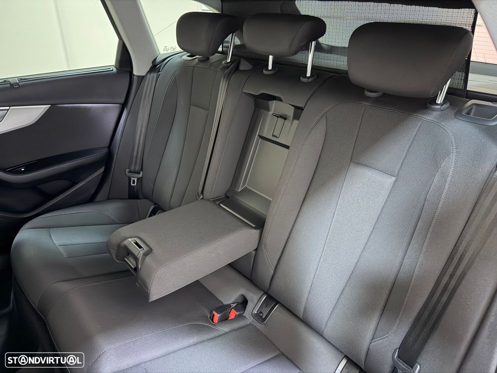 Audi A4 Avant 35 TDI S line S tronic - 46