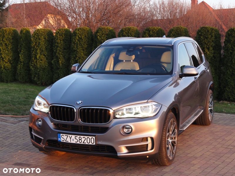 BMW X5 xDrive50i Sport-Aut - 3