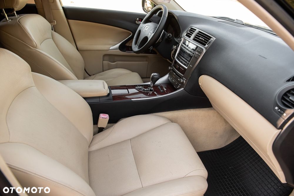 Lexus IS - 27