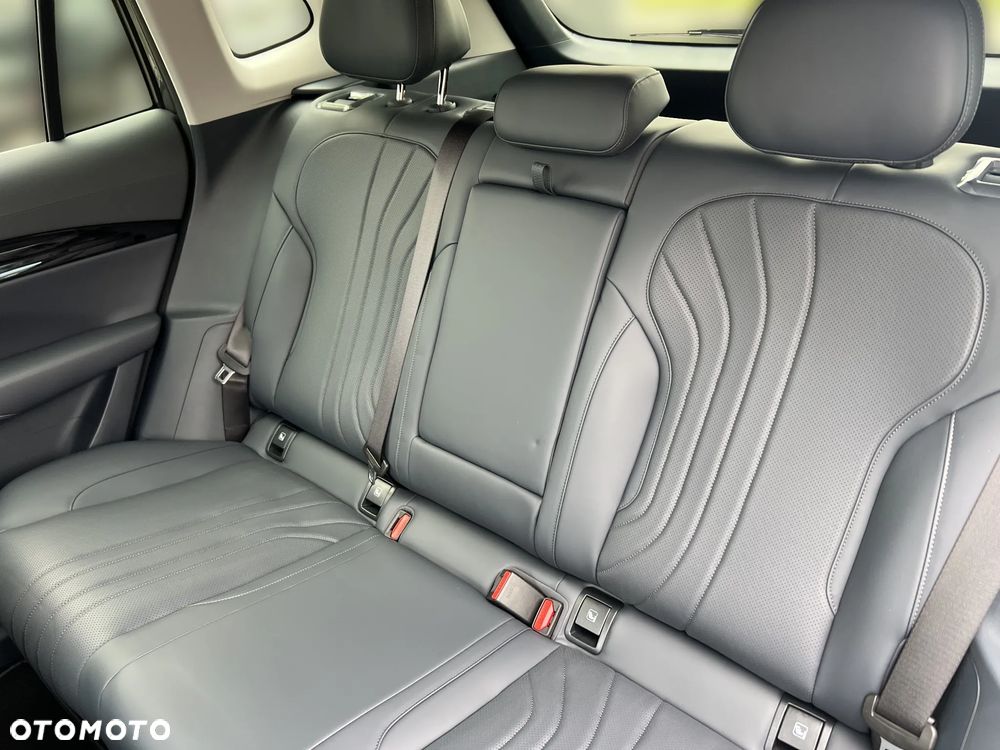 Geely EX5 - 16