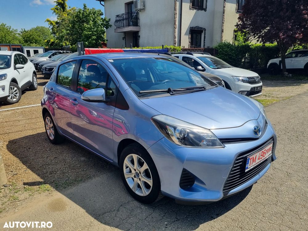 Toyota Yaris 1.5 VVT-i HSD Luna - 1