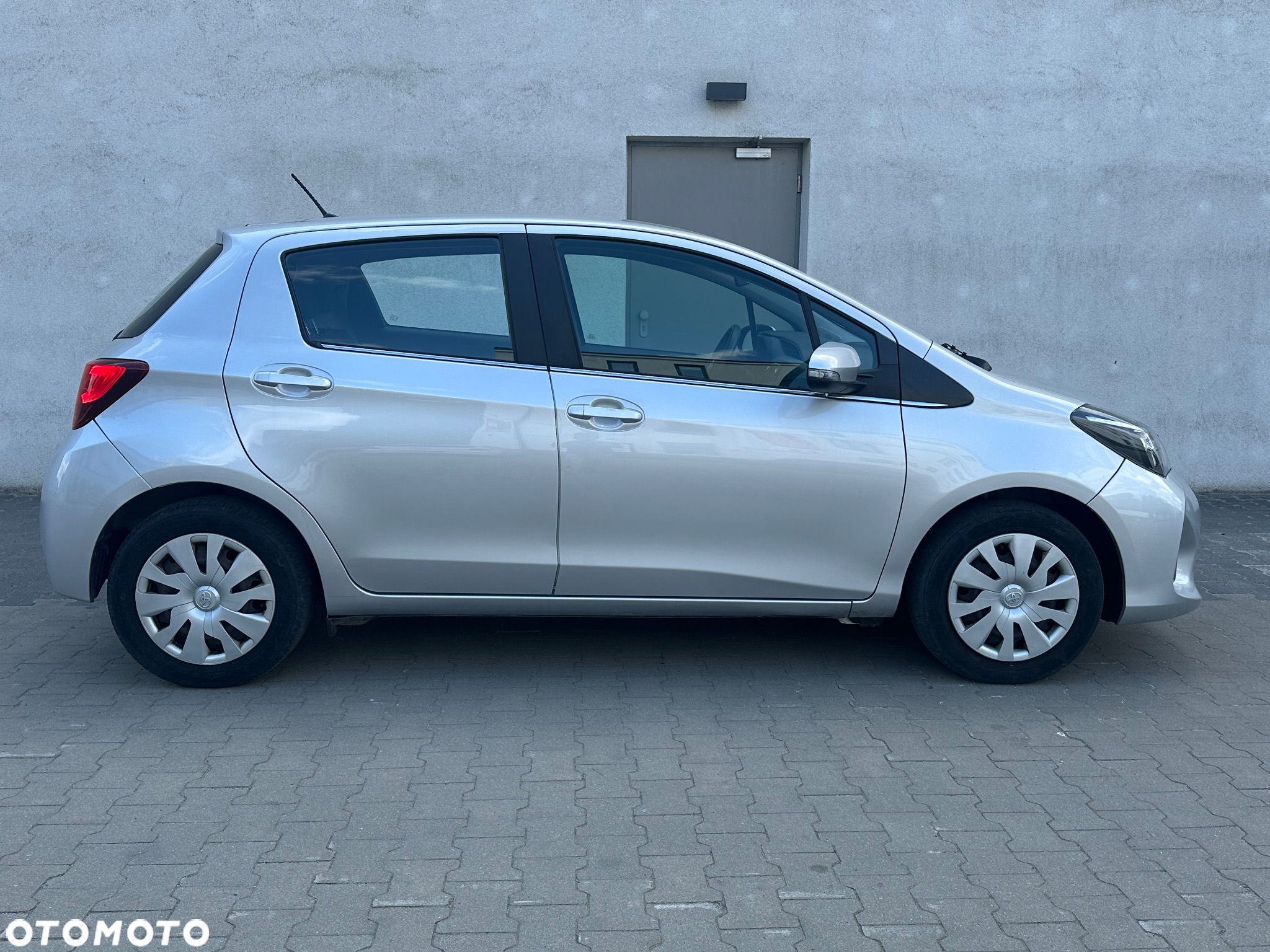 Toyota Yaris 1.0 Premium - 8