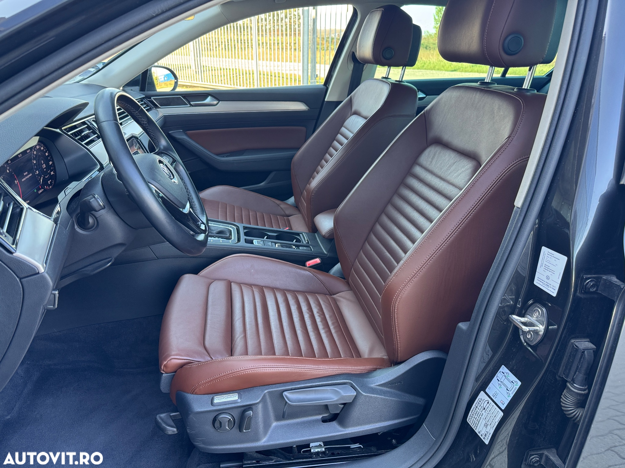 Volkswagen Passat 2.0 TDI DSG Highline - 23