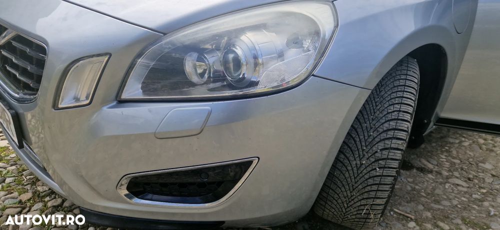 Volvo V60 D6 Plug-In-Hybrid AWD Geartronic Summum - 27