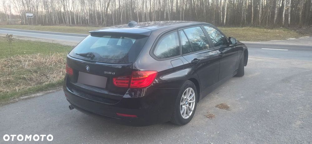 BMW Seria 3 318d Blue Performance - 10