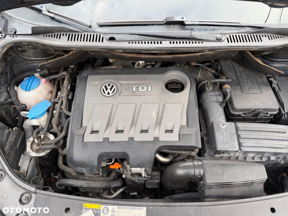 Volkswagen Touran 2.0 TDI DPF BlueMotion Technology MATCH - 38