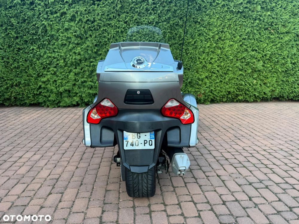 Can-Am Spyder - 6