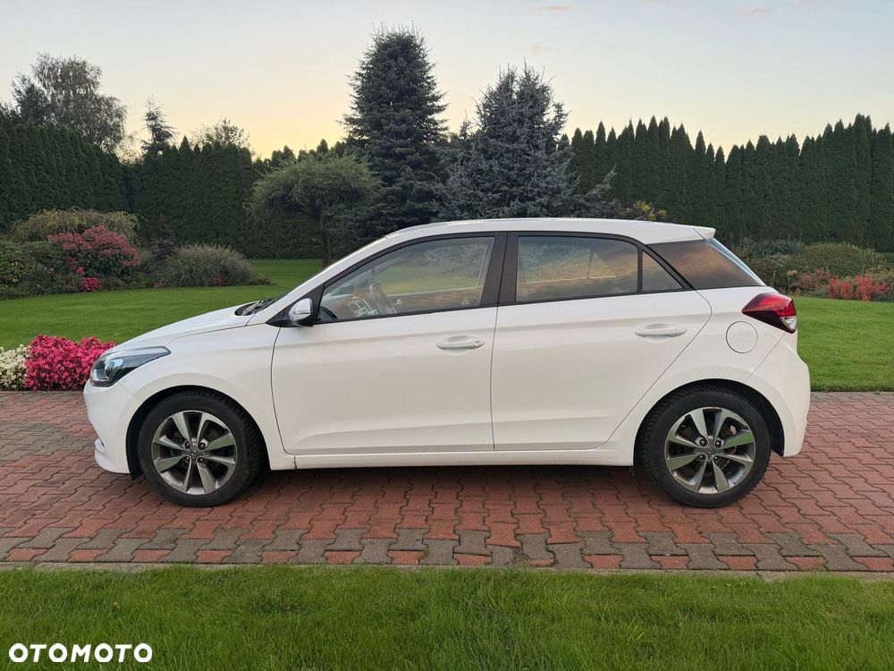 Hyundai i20 1.2 Trend - 13