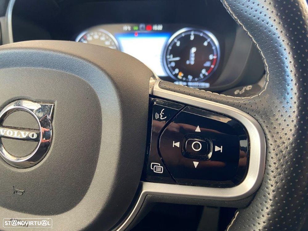 Volvo XC 60 2.0 D4 R-Design Geartronic - 22