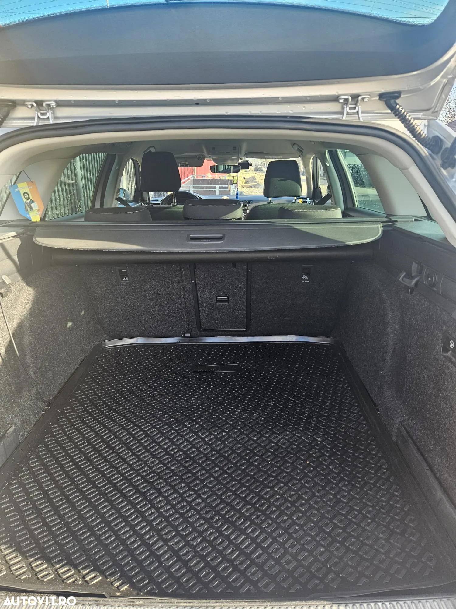 Skoda Superb 2.0 TDI DSG Ambition - 4