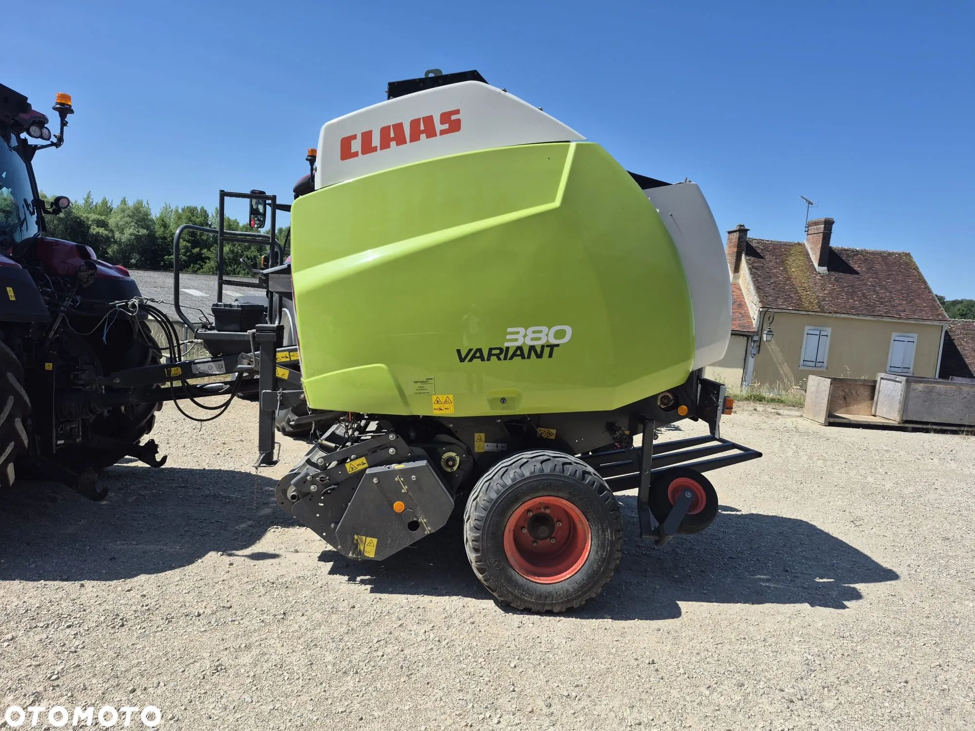 Claas Variant 380 - 1
