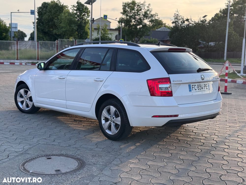 Skoda Octavia 2.0 TDI DSG Ambition - 3