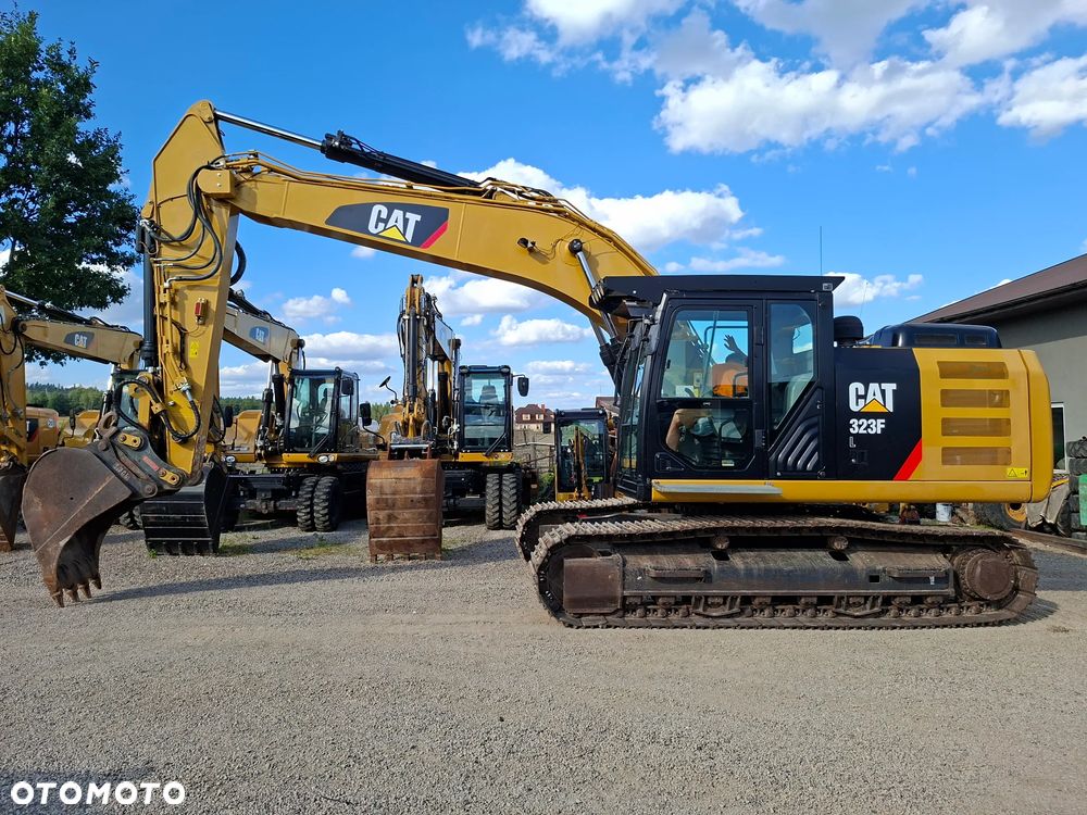 Caterpillar CAT 323 FL - 4