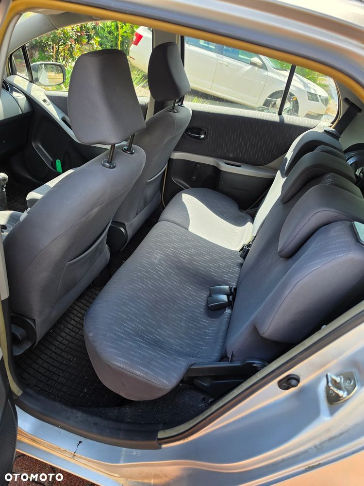 Toyota Yaris - 14