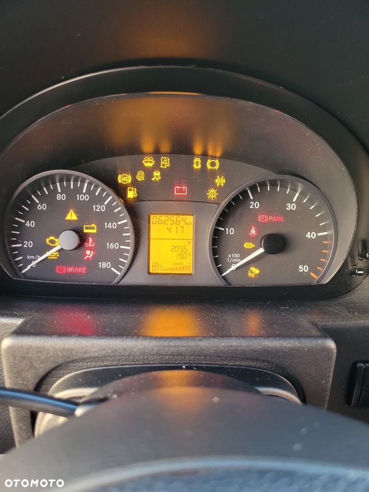 Mercedes-Benz Sprinter - 28