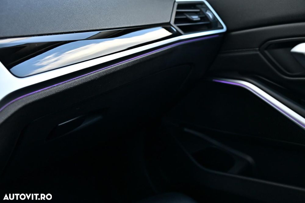 BMW Seria 3 320d Aut. - 13