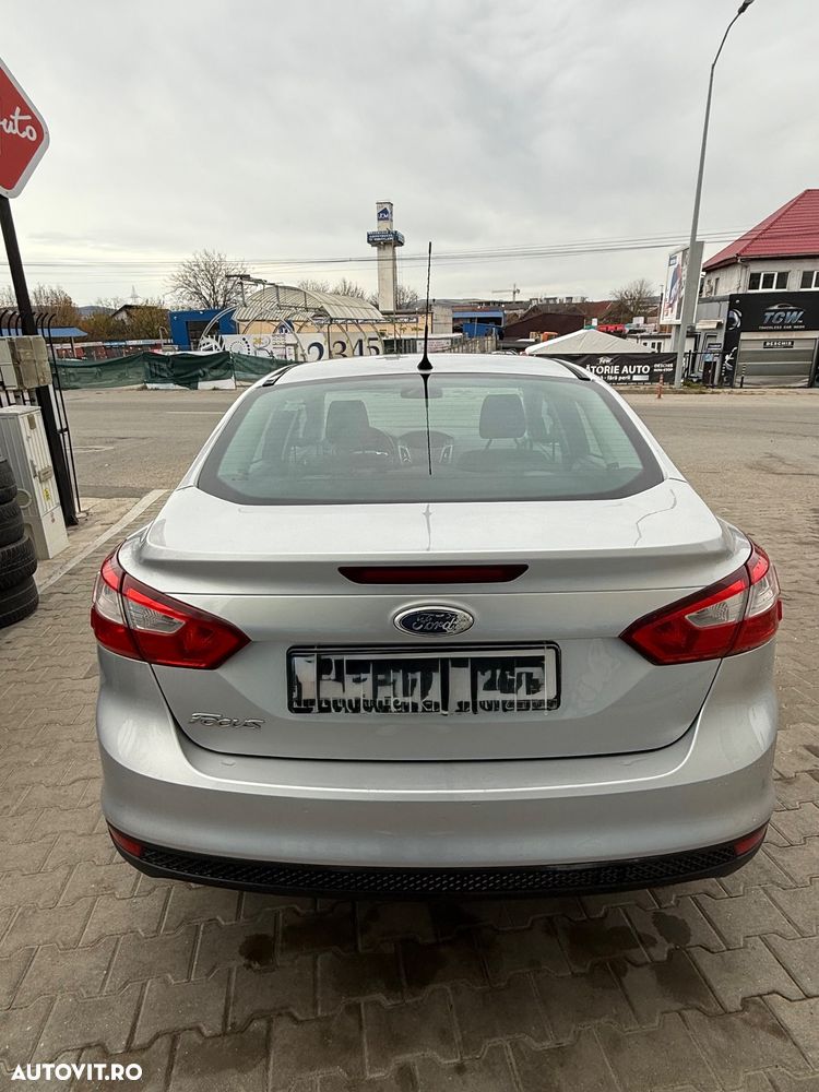 Ford Focus 1.6 Ti-VCT Ambiente - 3